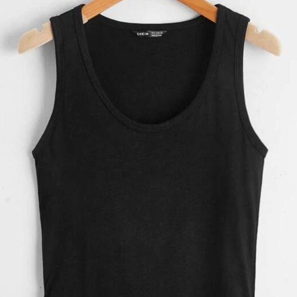 Fitted Tank Top with Ruching - Picture 3 of 4